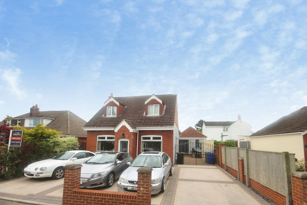 Property photo 1 of 14 Front