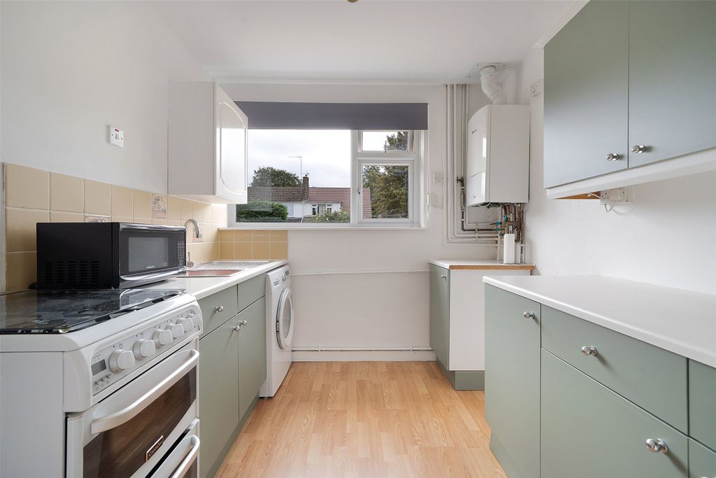 Property photo 3 of 10 Kitchen