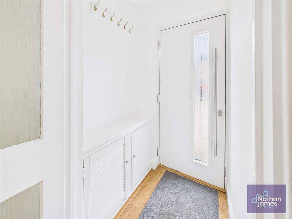 Property photo 3 of 19 Hallway