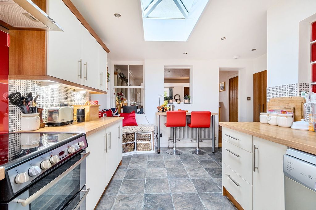 Property photo 3 of 17