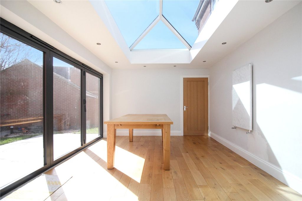Property photo 3 of 31 Picture No. 23