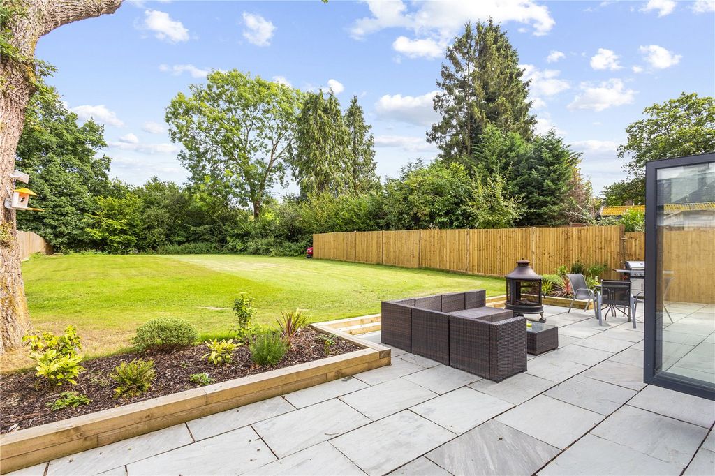 Property photo 2 of 18 Garden Elevation