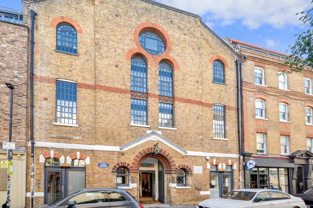 Property photo 2 of 18 Picture No. 30