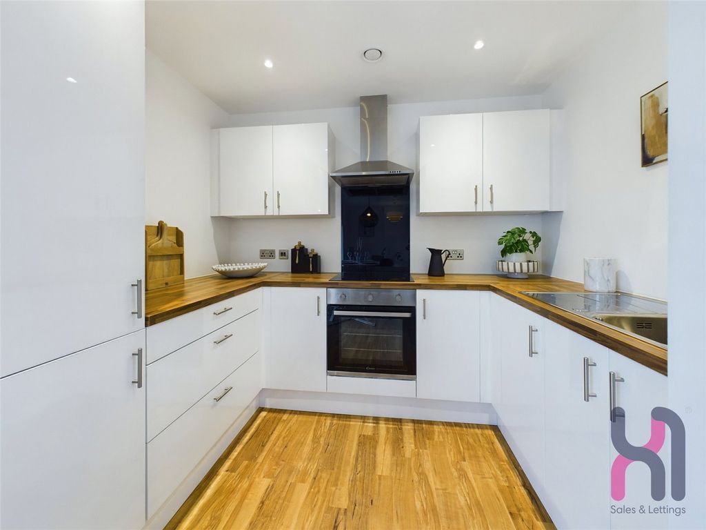 Property photo 3 of 15 Picture No. 04