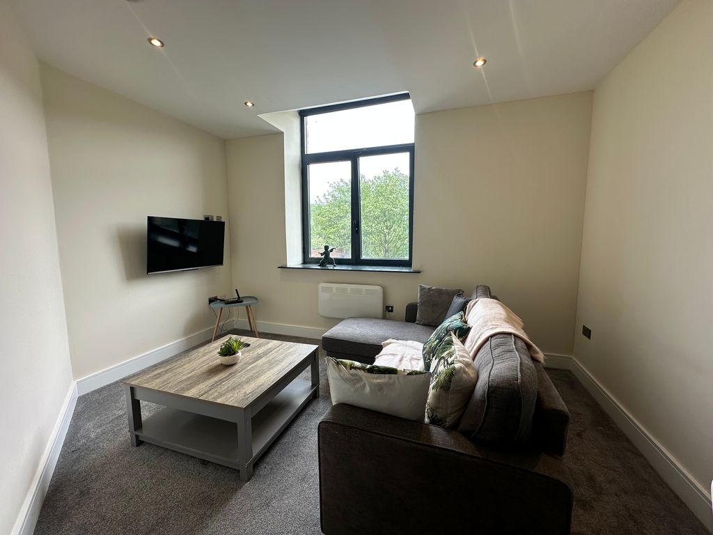 Property photo 3 of 10 Bedroom 2
