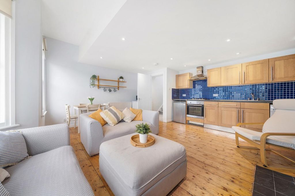 Property photo 3 of 9 Reception (4).Jpg