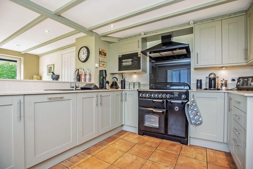 Property photo 3 of 30