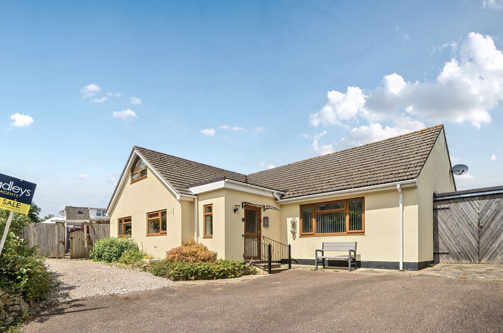 Property photo 1 of 29 1 - 1304090-1-683Dacf...