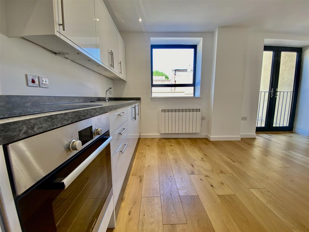 Property photo 2 of 10 Img_2544.Jpg
