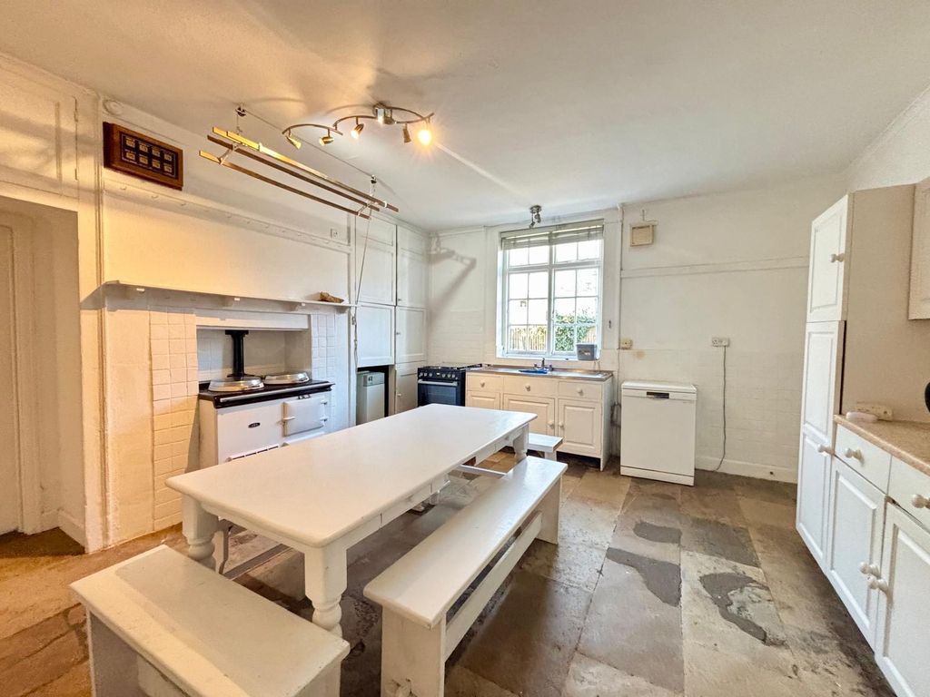 Property photo 3 of 45