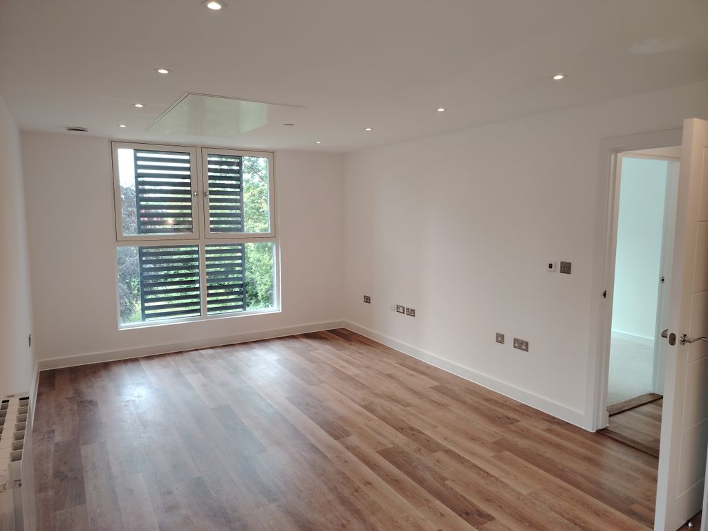 Property photo 1 of 15 Living Room