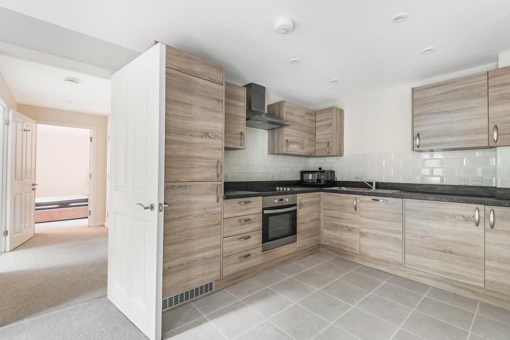 Property photo 2 of 11 Kitchen