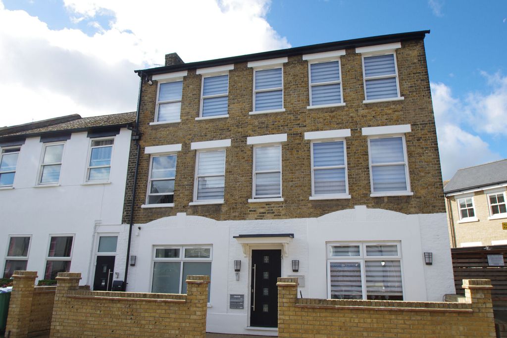 Property photo 1 of 1