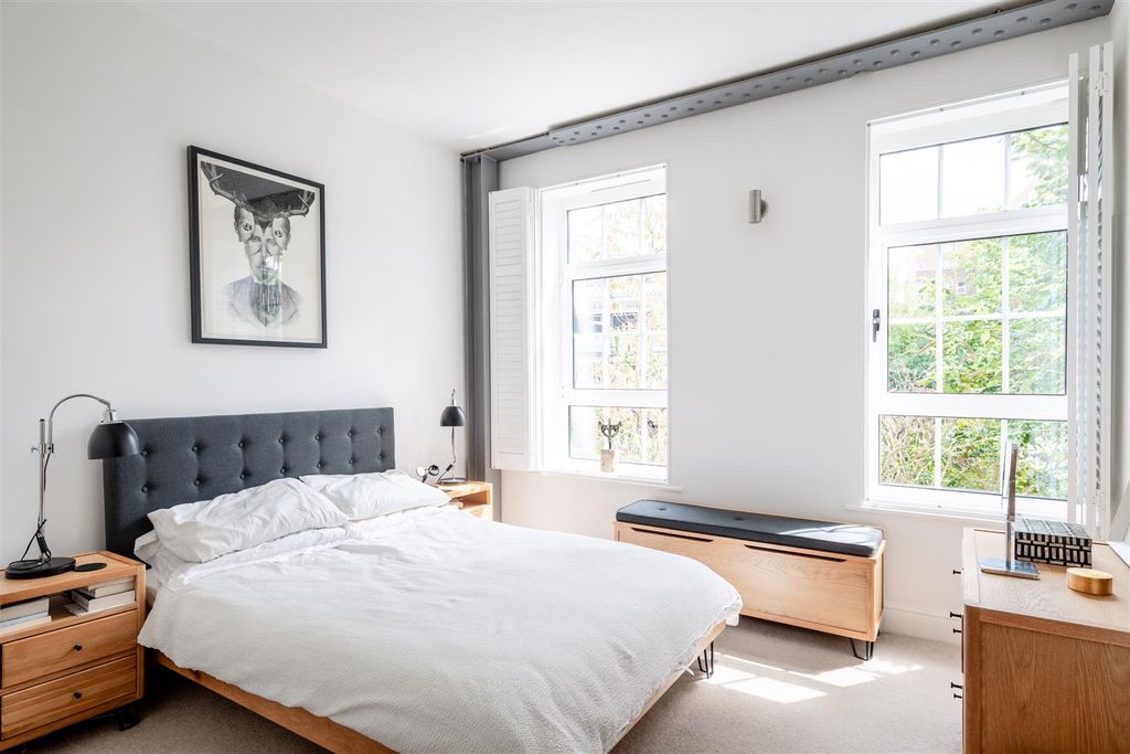Additional image 8 of 2 bed flat for saleStation Quarter Apartments, Boltro Road, Haywards Heath RH16