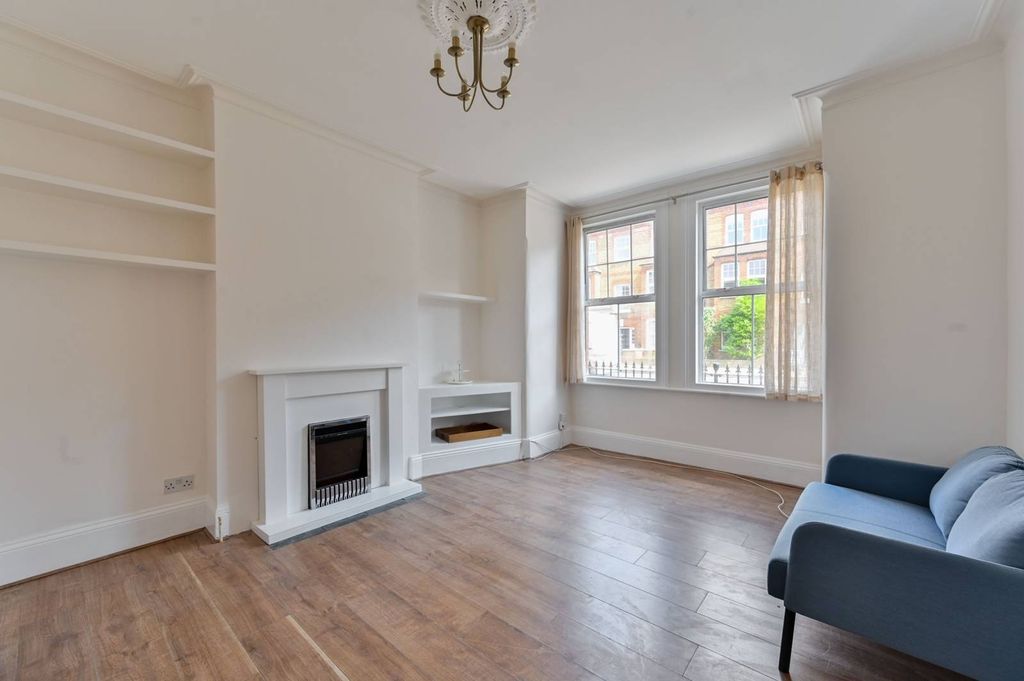 Property photo 2 of 11