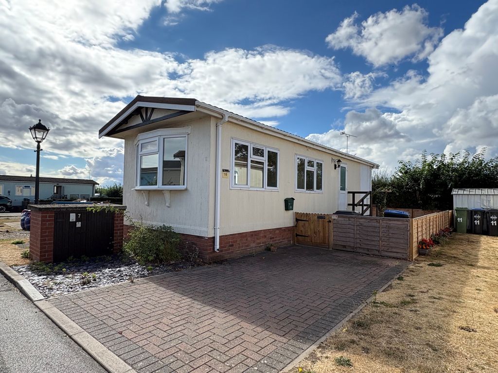 Property photo 1 of 11 Front