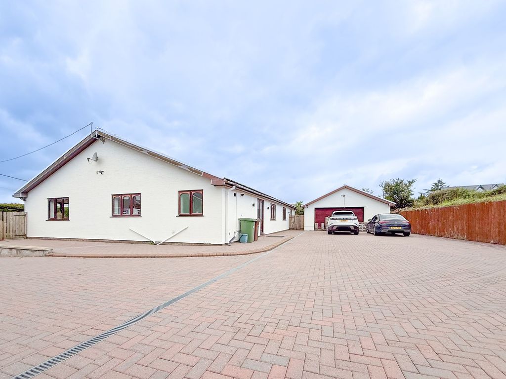 Property photo 1 of 40