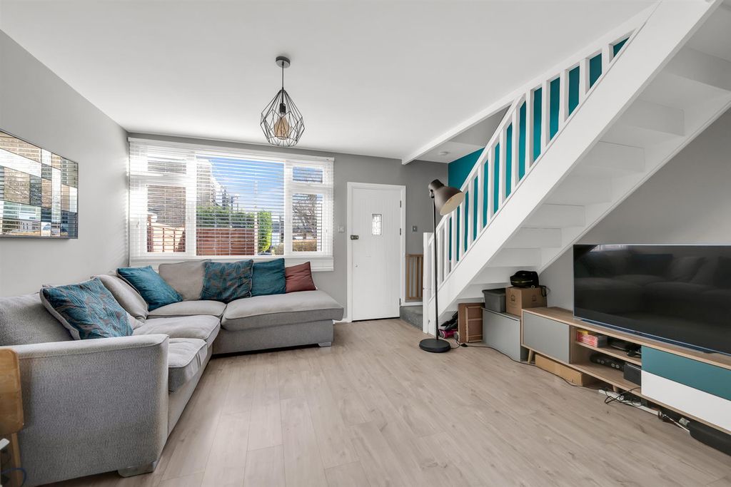 Property photo 2 of 13 Lounge