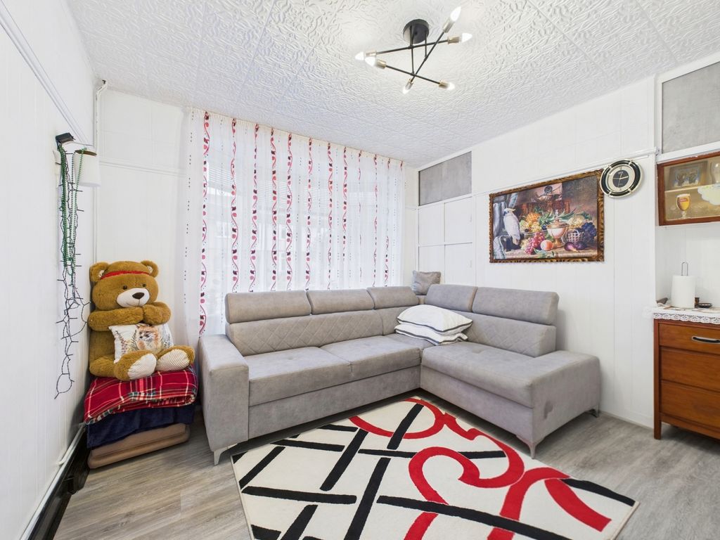 Property photo 2 of 12 Photo 10