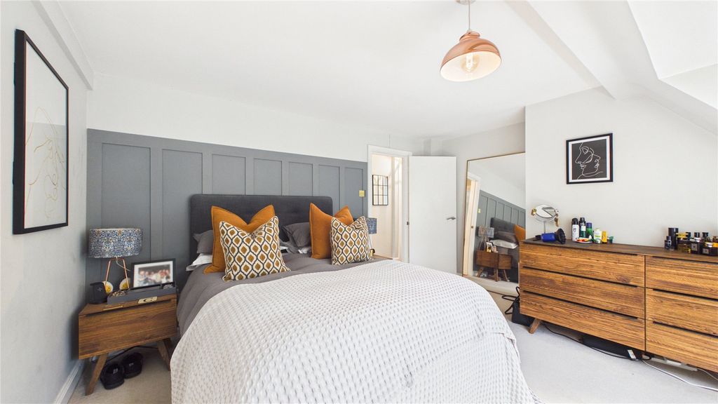 Additional image 8 of 2 bed flat for saleLightwater, Surrey GU18