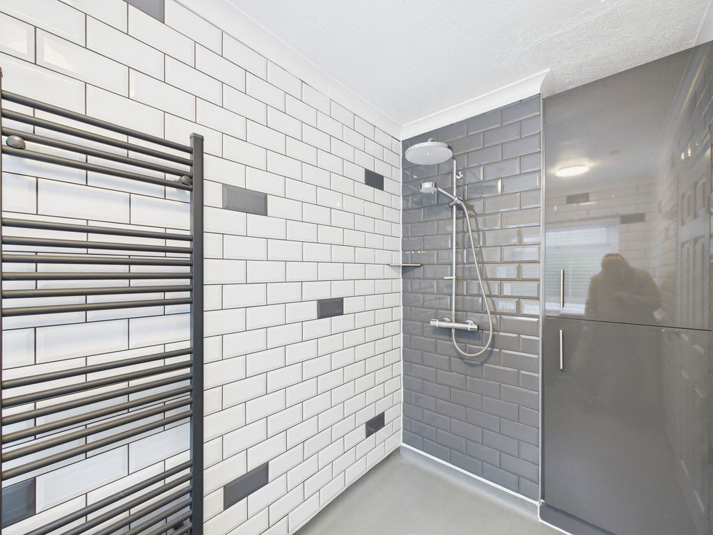 Property photo 2 of 31