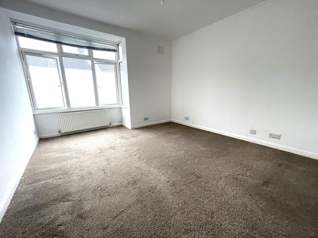 Property photo 2 of 5 Image