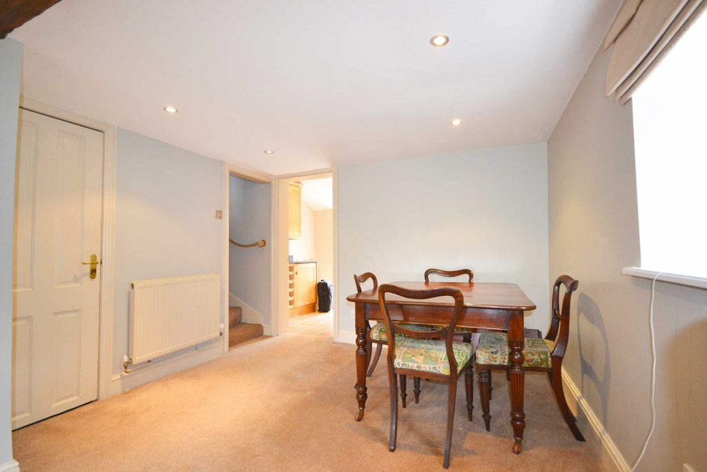 Property photo 3 of 12 Photo