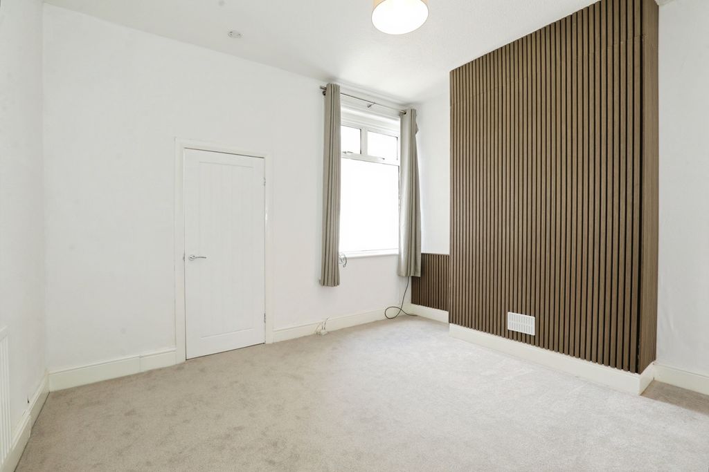 Property photo 2 of 20 Pbox-Img.Jpg