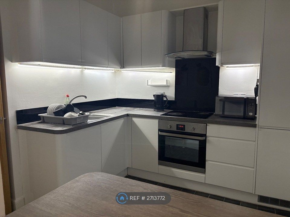 Property photo 2 of 8 Kitchen