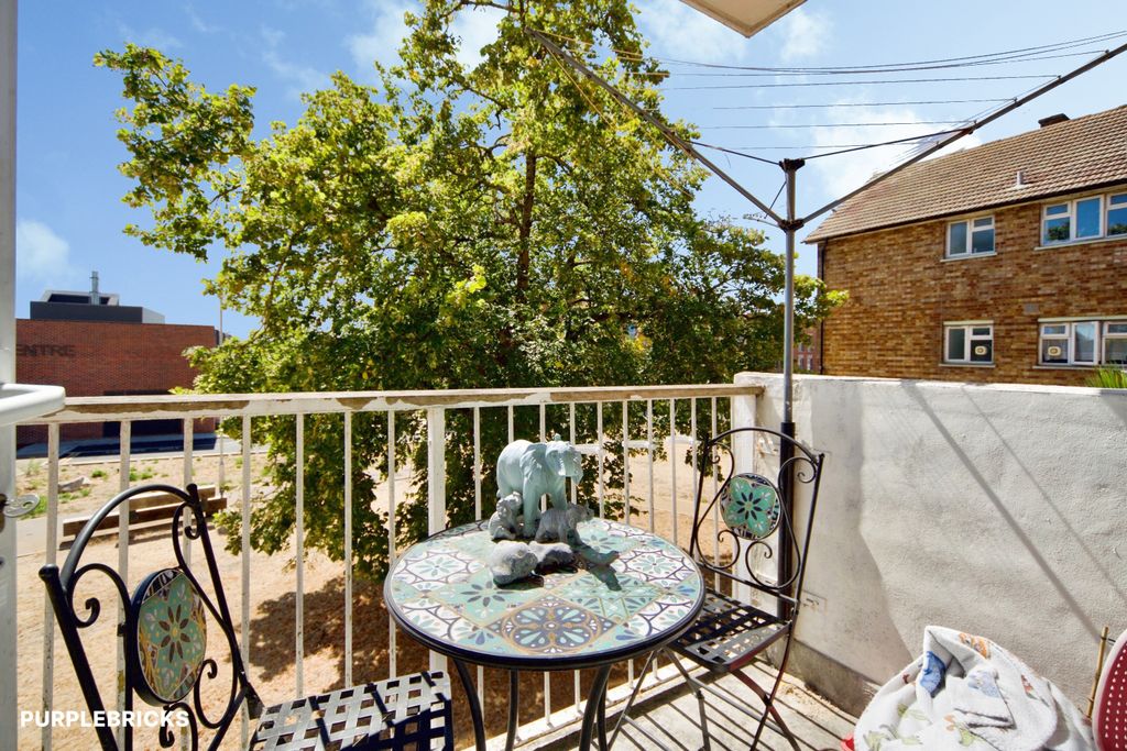 Property photo 2 of 21