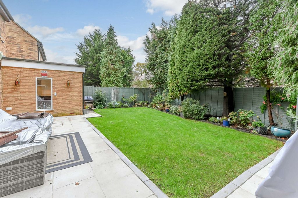 Property photo 3 of 11