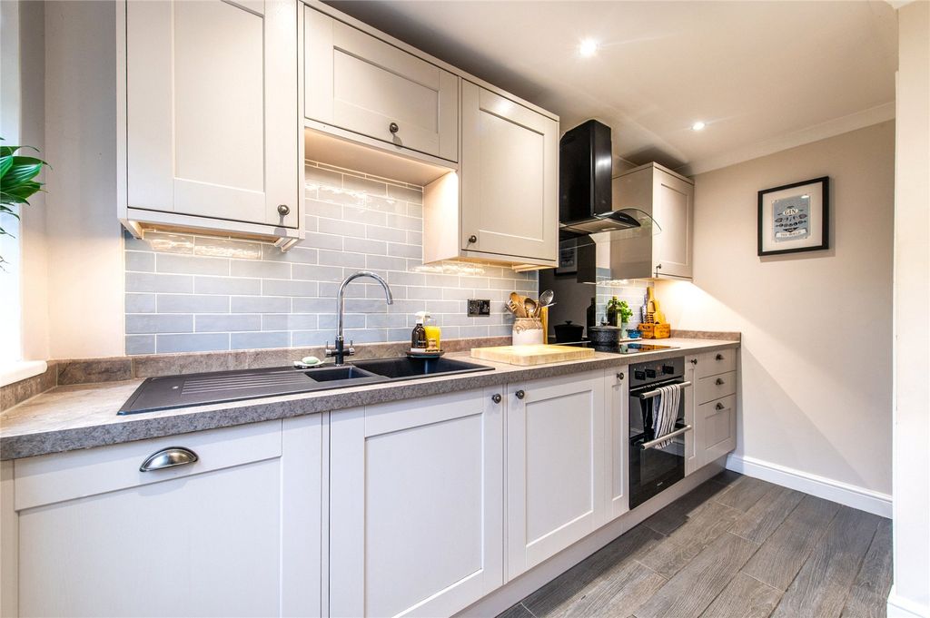 Property photo 3 of 33 Picture No. 09