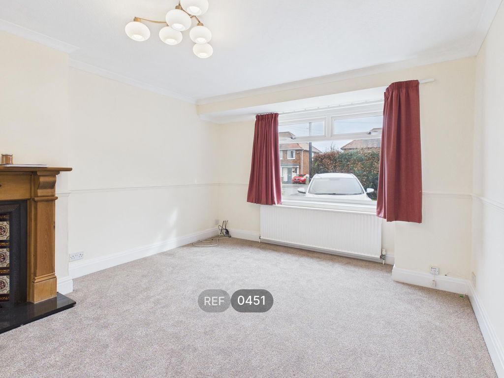 Property photo 2 of 33 Living Room