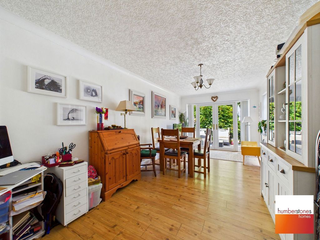 Property photo 3 of 24