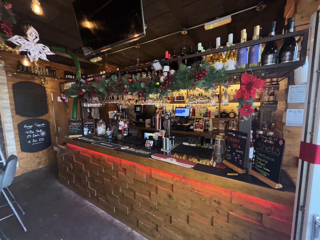 Property photo 1 of 7 Photo 0