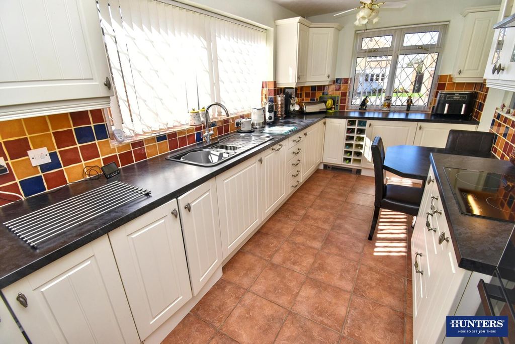 Property photo 3 of 16 Kitchen