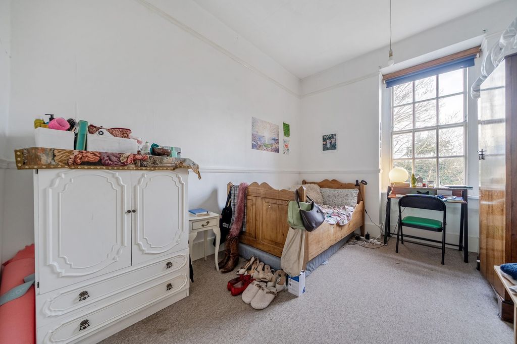 Property photo 3 of 24