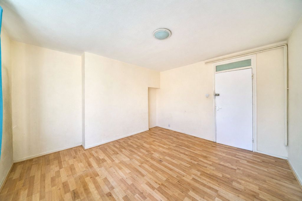 Property photo 1 of 9 Picture No. 12