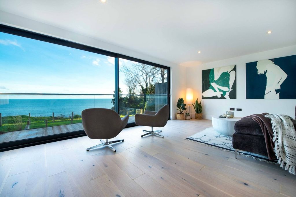 Property photo 3 of 10 Picture No. 04