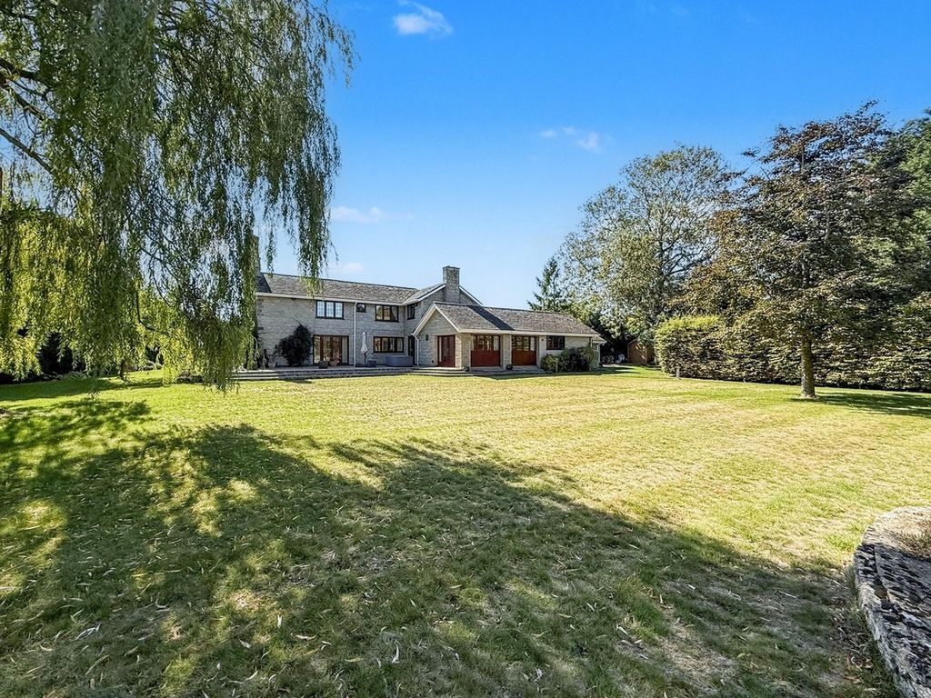 Property photo 2 of 22