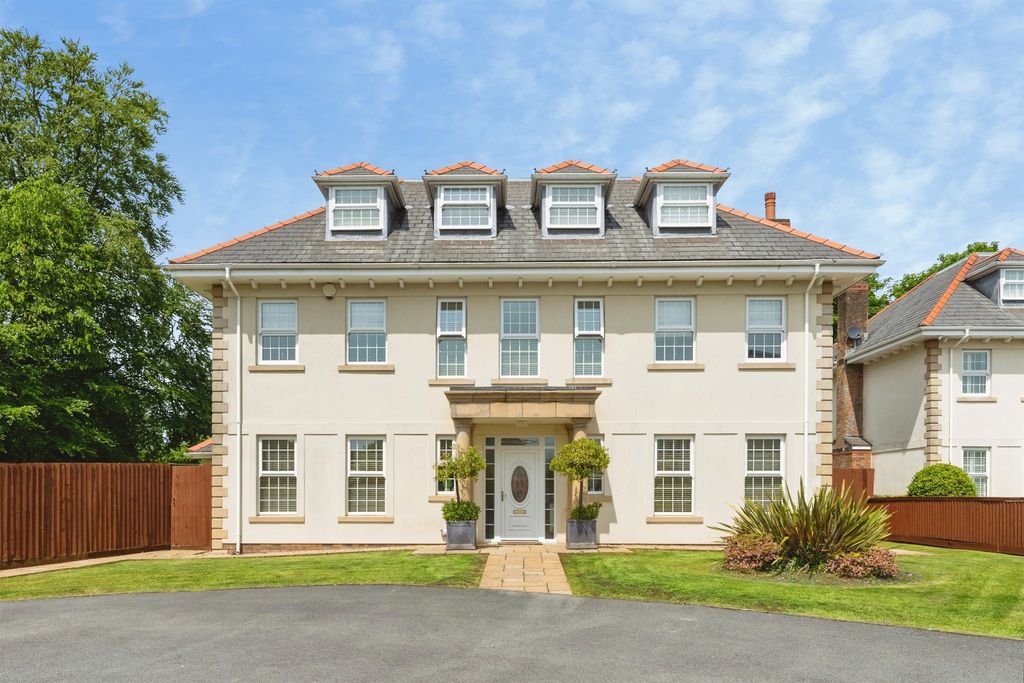 Property photo 1 of 31