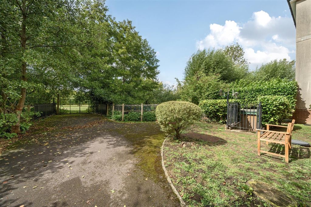 Property photo 2 of 21 1348153-14-68B999104ce54.Jpg