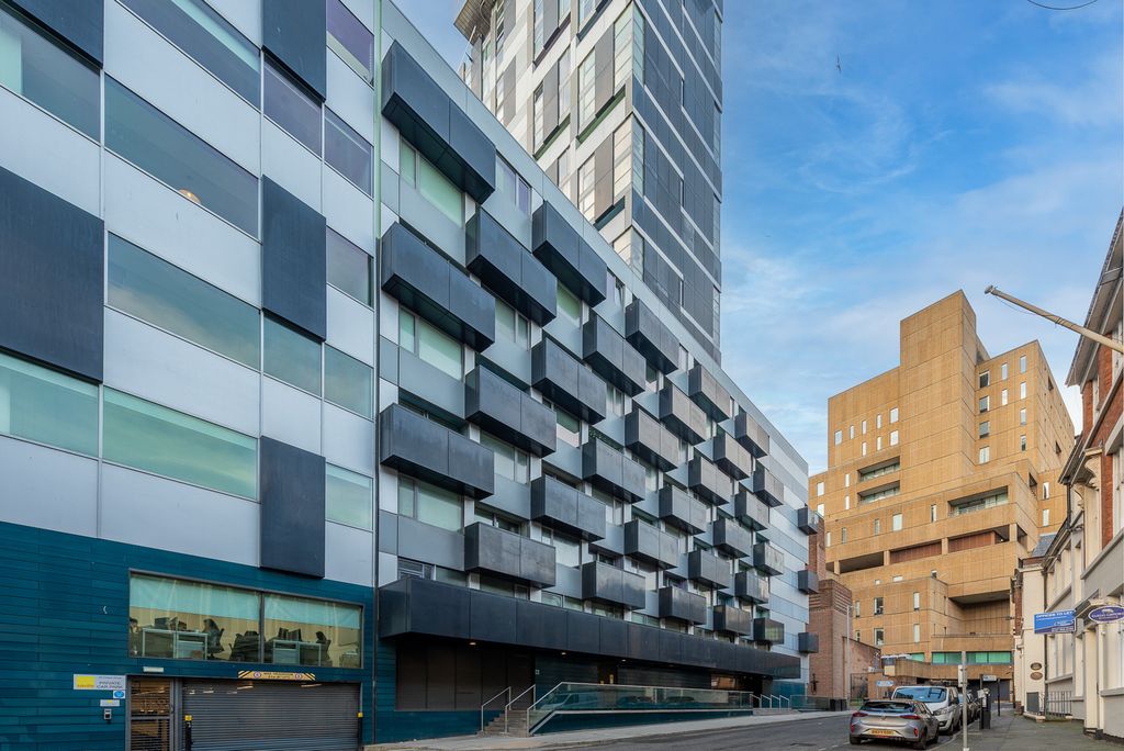 Property photo 1 of 12