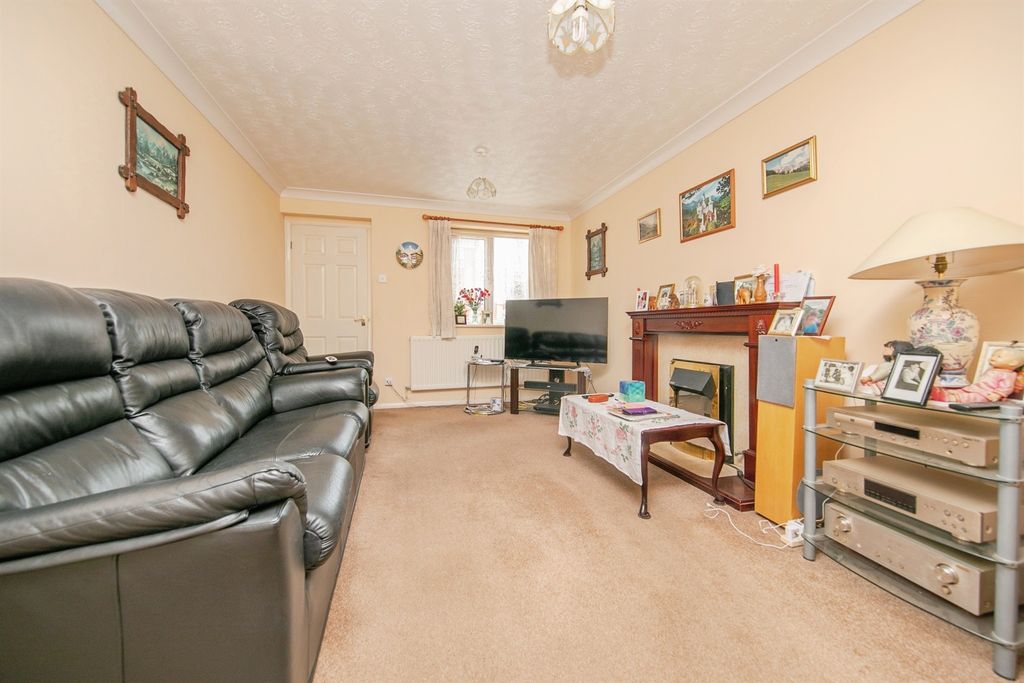 Property photo 3 of 17