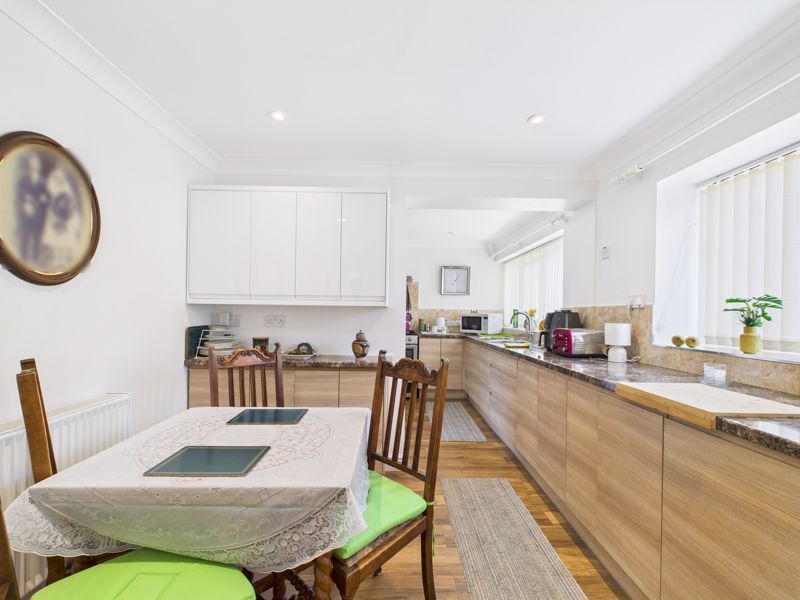 Property photo 3 of 19 Photo 11