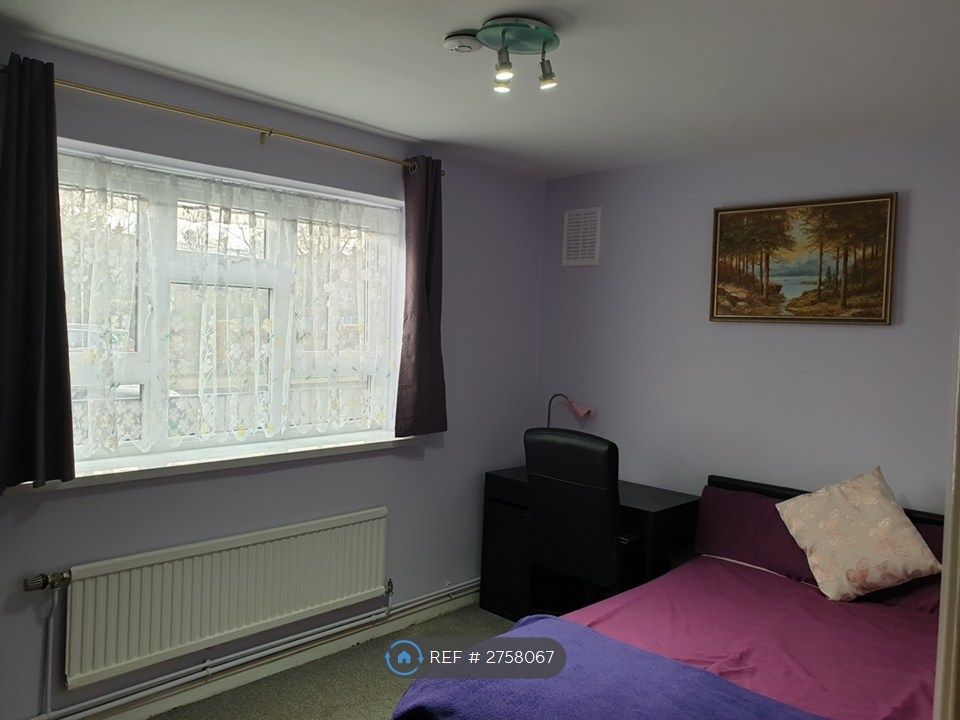 Property photo 1 of 10 Spaciously Furnished Double Room