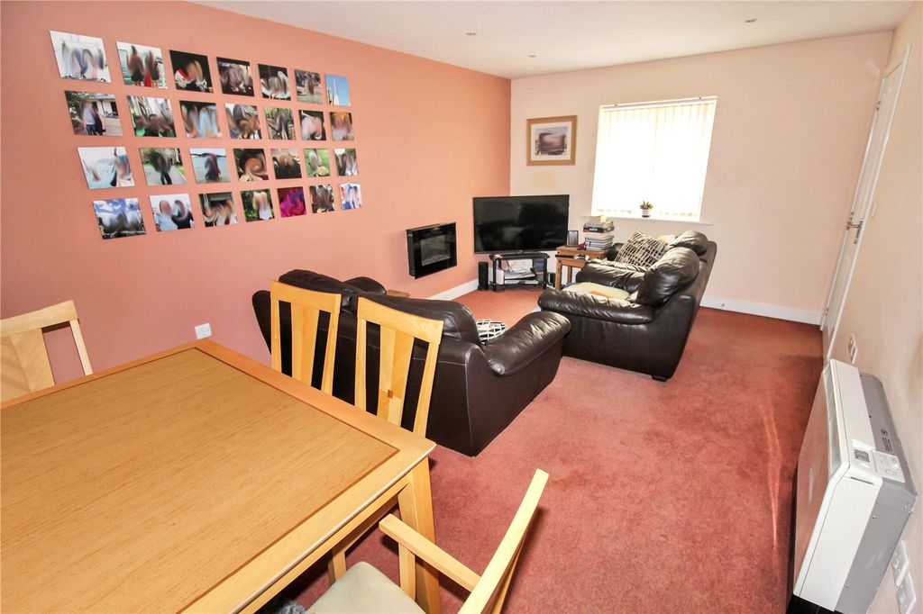 Property photo 2 of 10 Picture No. 08