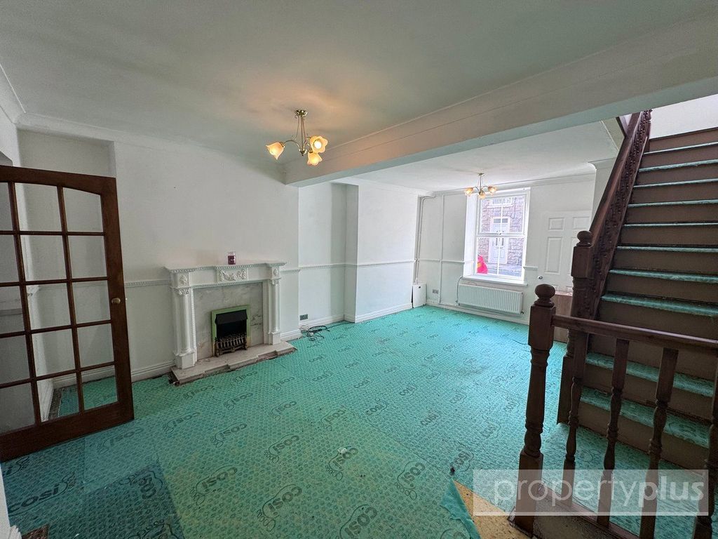 Property photo 2 of 12 Picture No. 13