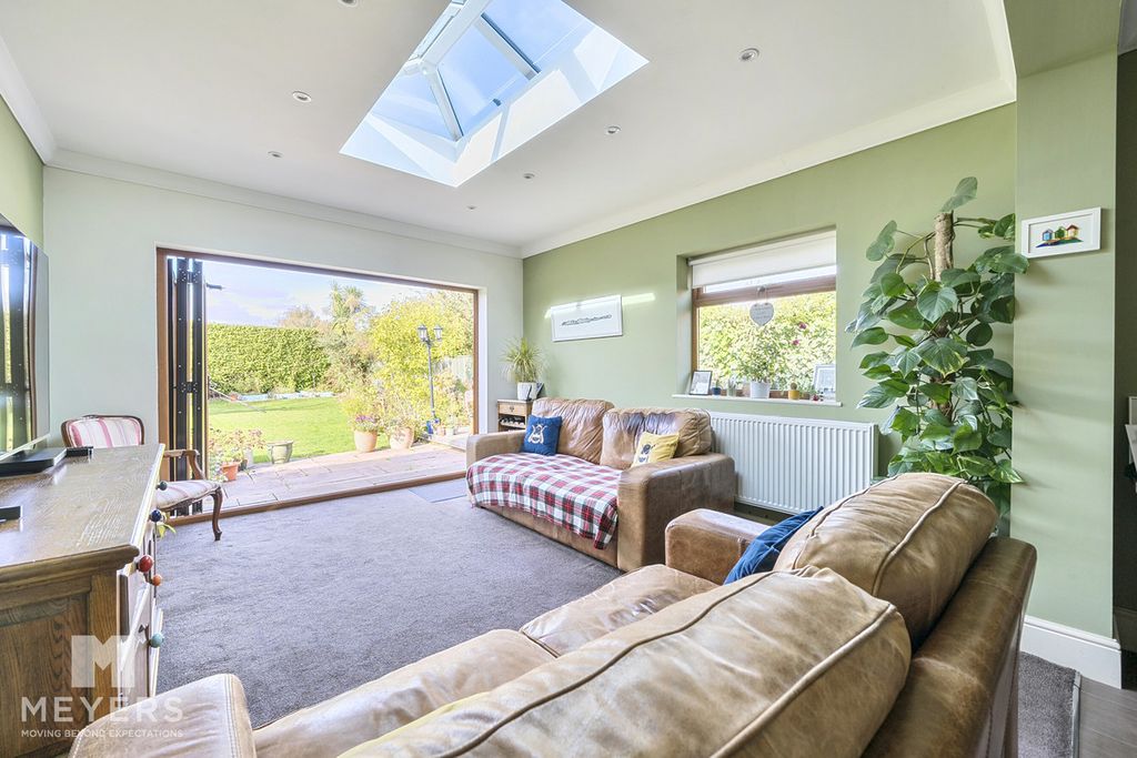 Property photo 3 of 21