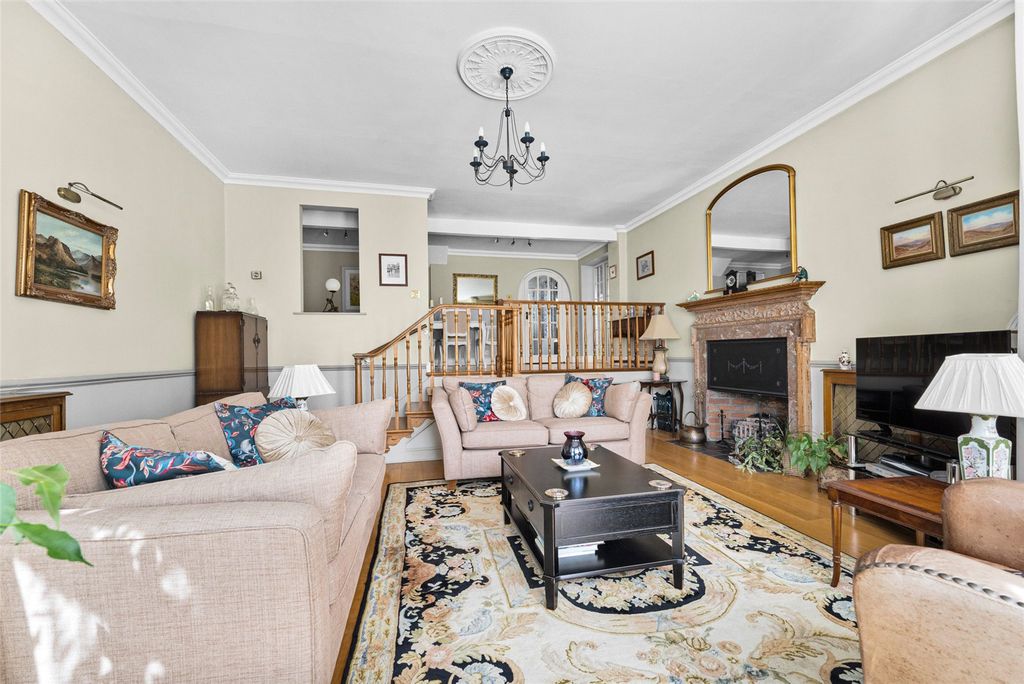 Property photo 2 of 36 Picture No. 11
